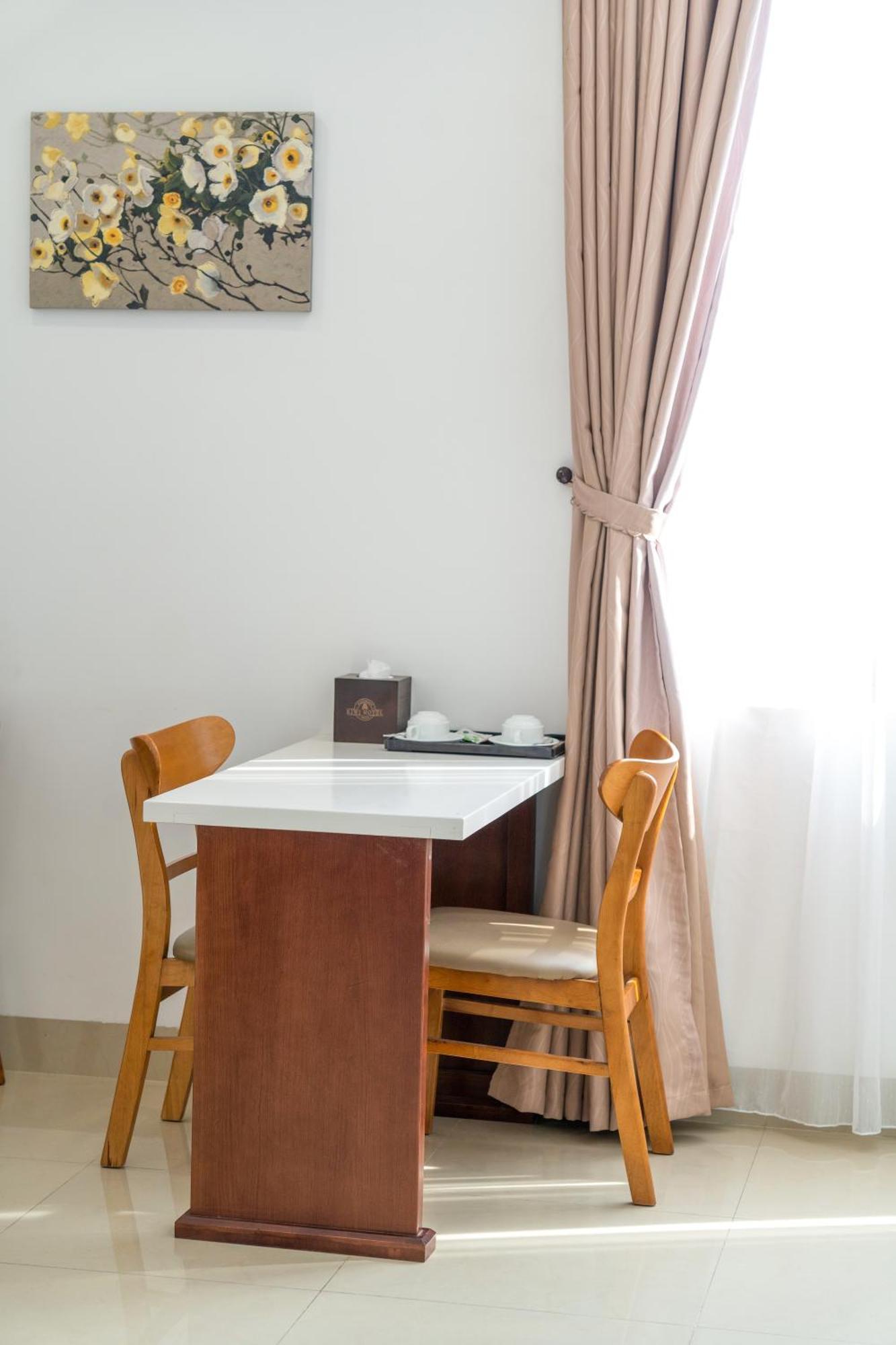 Khách sạn Và Cà Phê Kiwi 3*